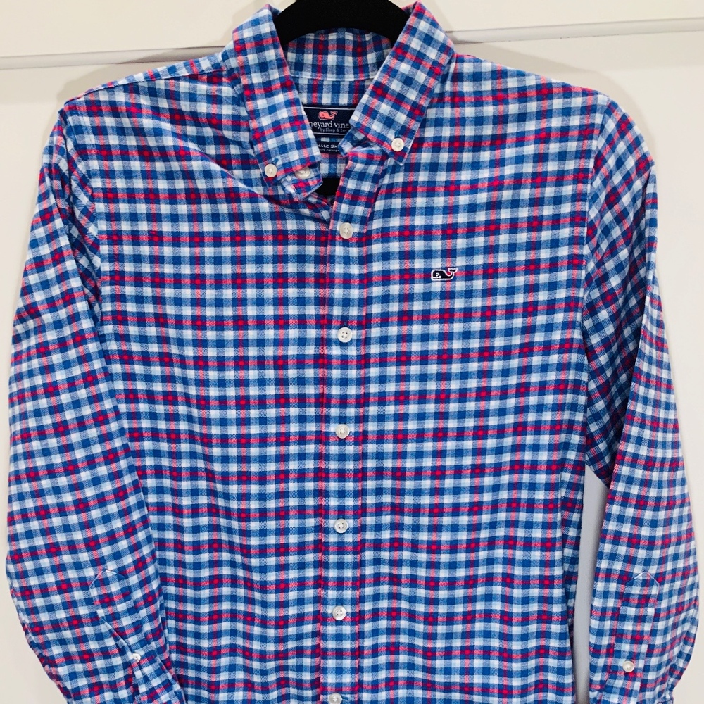 Vineyard Vines Whale Shirt, like new, Medium